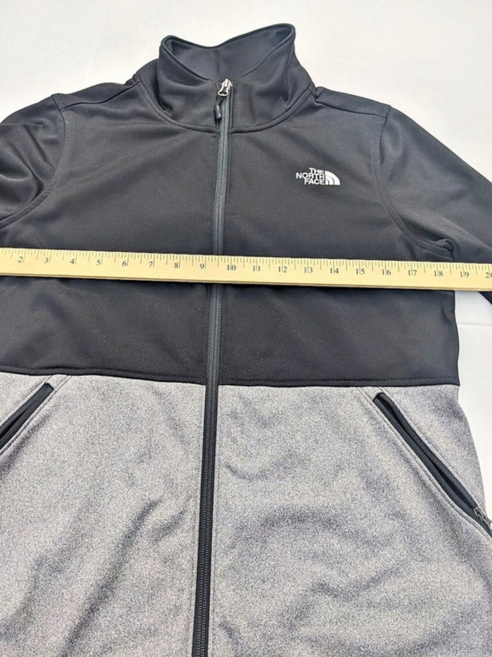The North Face Color Block Performance Jacket - Picture 9 of 10